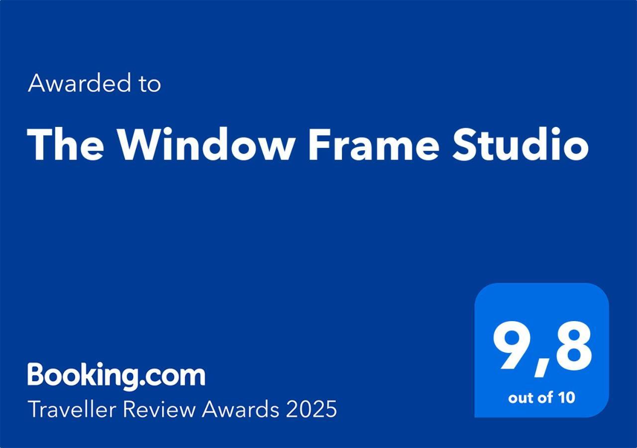 The Window Frame Studio Athena Bagian luar foto